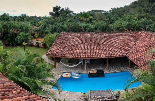 Private Pool & Yard~Secluded Getaway~ Minutes to the Beach