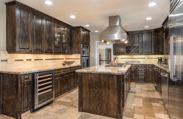 Private Resort Home in Yosemite w/River, 4Br-5Ba