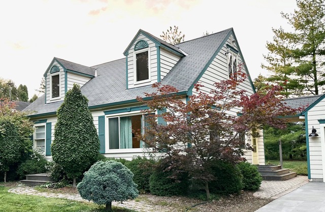 Private Retreat near Lake Mendota, Patio, Steam Shower.