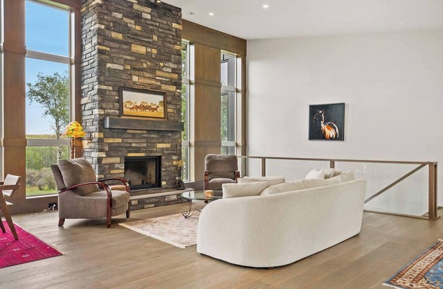 Private Retreat w/Gym, Office, Garage, Deck