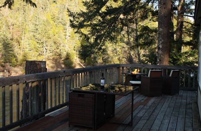 Private Riverfront Home with deck on the Beautiful Smith River - North Coast, Ca