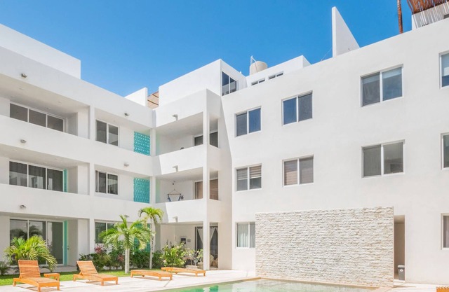 Private Roof Pool/Lounge Penthouse 200m to Beach
