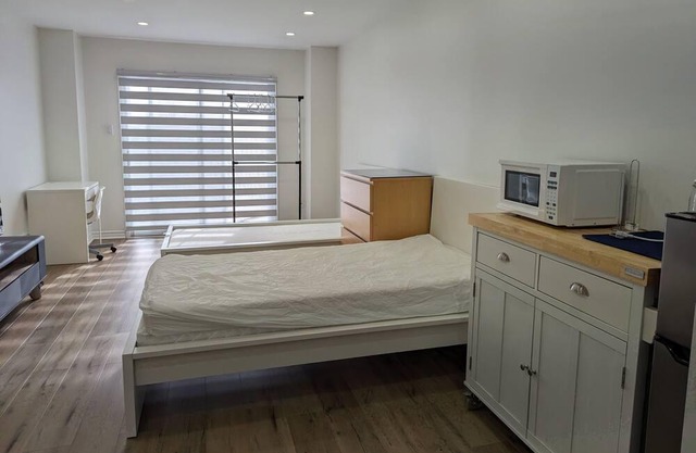 Private Room closer to Erin Mills Mississauga