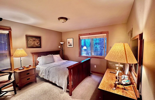 Private Room in shared home next to the Deschutes River Trail