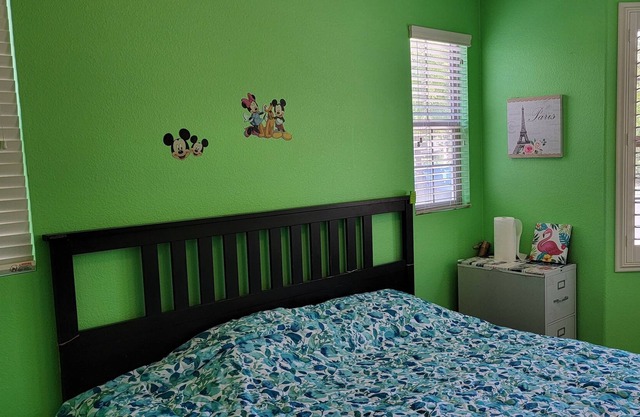 Private Room with Direct access ((1 Bed, 1 Bath)