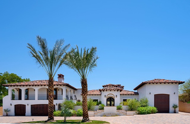 Private Secluded Paradise Resort: Family Estate/8 Bedroom Suites/9 Bathrooms