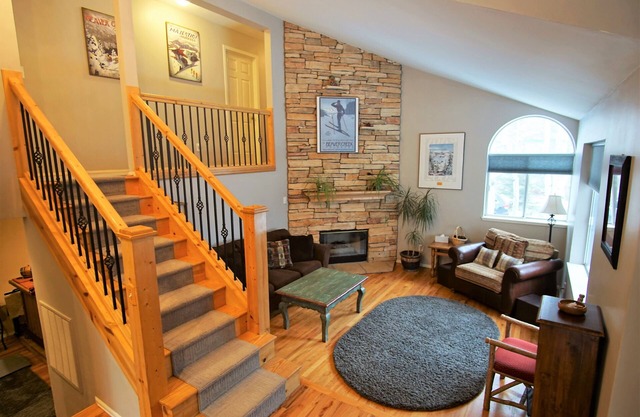Private single family home near Beaver Creek in quiet neighborhood w fenced yard