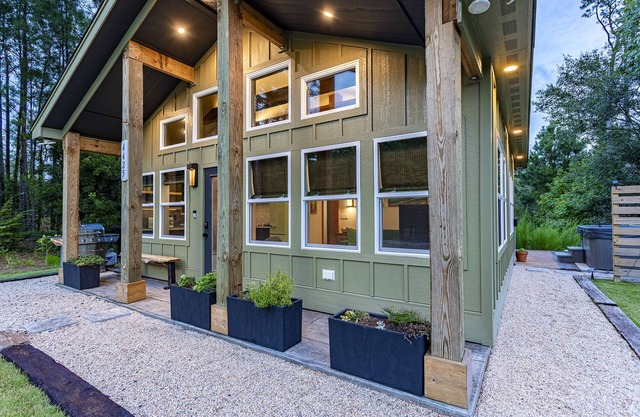Private Small House at Kitty Hawk Reserve, OBX! Hot Tub & Beach included!