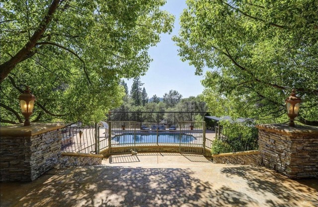Private, spacious estate in the Sierra foothills just outside Grass Valley.