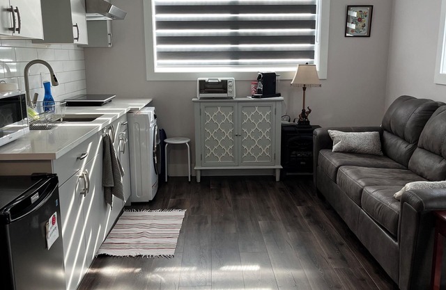 Private studio suite, WiFi, washer dryer, clean, quality linens, & smart tv.
