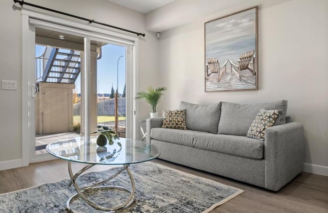 Private Suite with Free Banff Pass, Netflix, Patio, Sleeps 4