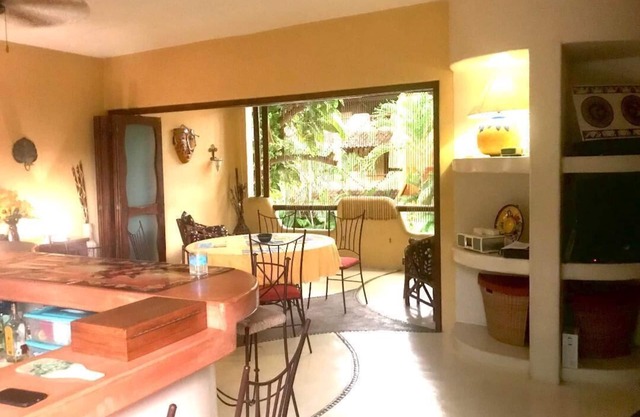 Private Tropical Oasis Steps From the Beach, Dining and Shopping
