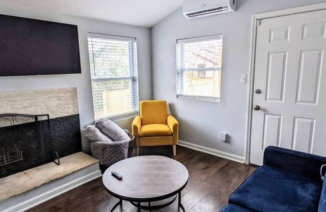 Private Unit In Charleston's Black House