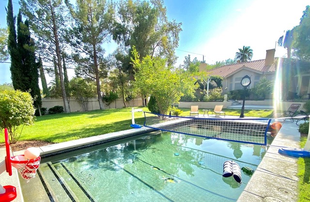 Private Vacation Villa: Pool & Arcade for Family & Friends! 8min Strip! ⭐️⭐️⭐️⭐️⭐️