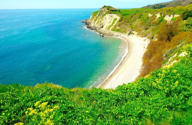 PRIVATE VILLA ON COAST WITH GAMES ROOMS, SEA VIEWS, SPECTACULAR WALKS, GARDENS