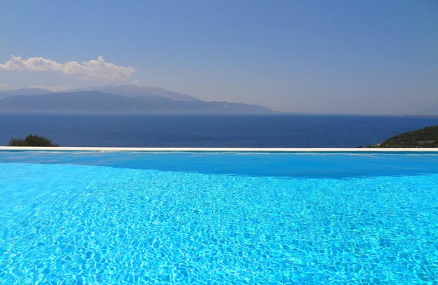 Private Villa, Swimming pool, Garden, Amazing panoramic sea view, Near beach