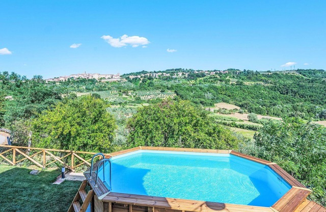 Private Villa with hot tub, private pool, WIFI, TV, patio, pets allowed, panoramic view, parking