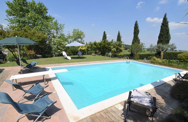 Private Villa with private pool, WIFI, A/C, TV, patio, pets allowed, panoramic view, parking