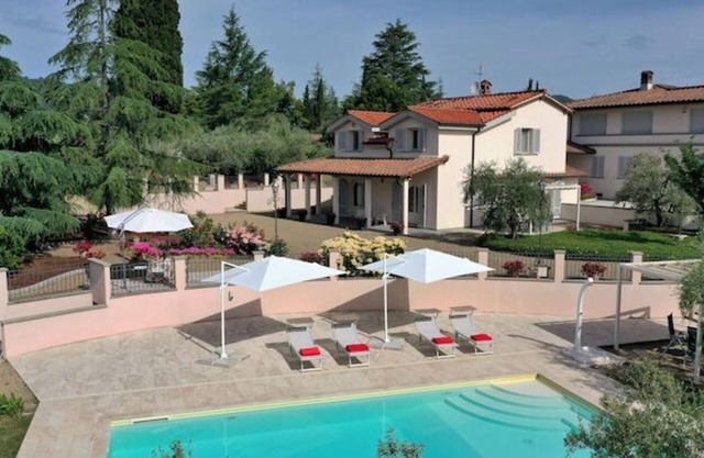 Private Villa with private pool, WIFI, A/C, TV, terrace, panoramic view, close to Greve In Chianti