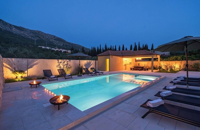 Private Villa with swimming pool in quiet area next to Dubrovnik.