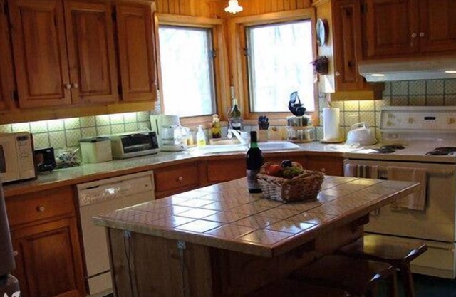 Private waterfront home with fire pit on shore . perfect for family gatherings