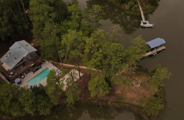 Private Waterfront Retreat