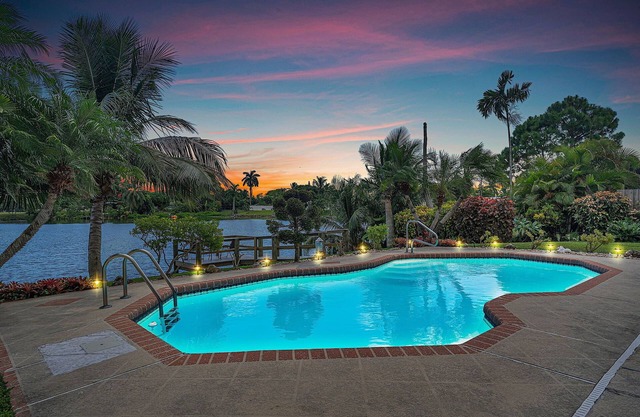 Private Waterfront Home, Family Friendly, Heated Saltwater Pool, Close to beach.