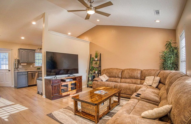 Private Winston Oasis, 4 miles from Baptist Hospital!