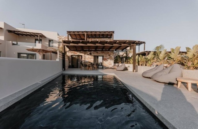 Privilege Villa With Private Pool & Jacuzzi