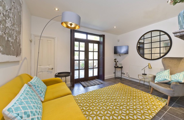 Pro- Managed, Brand New Maisonette with Garden