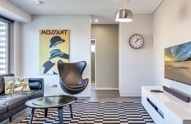 Professional living minutes from the city