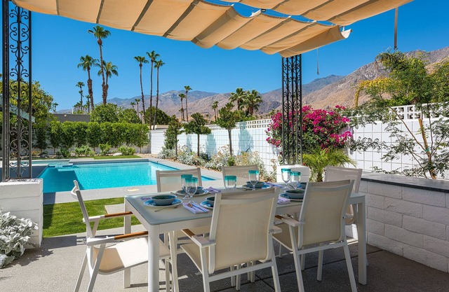 Professionally-Decorated Mid-Century Modern South Palm Springs Home