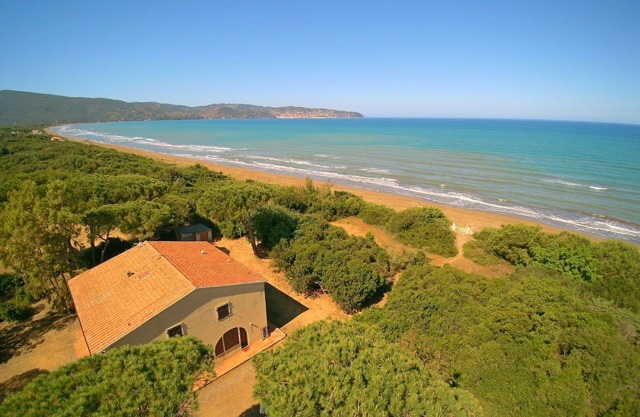 Profonda - Apartment at 50m from the Sea. A wonderful place to enjoy the tuscan beach