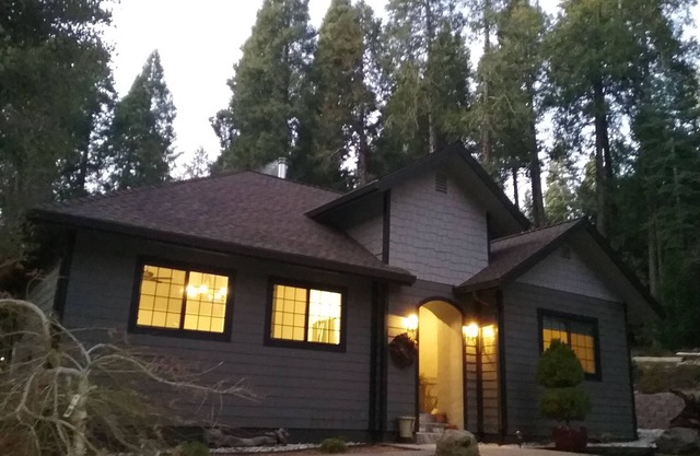 PROMO 20% WEEKLY/35% MONTHLY DISCOUNTnCustom new cottage,secluded, with hot tub.
