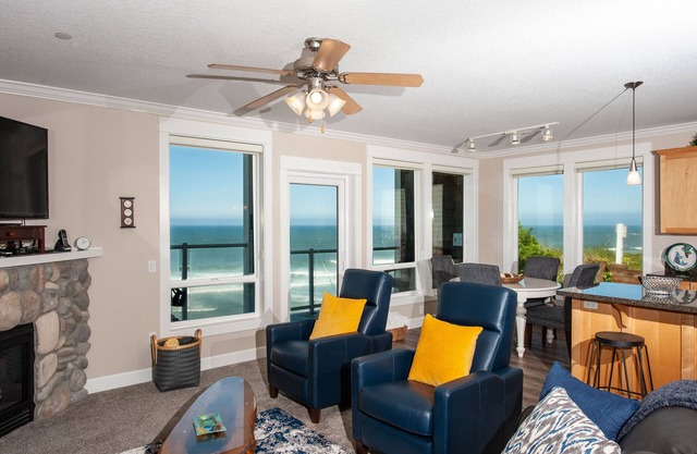 Promo! Second Floor Corner Condo, Oceanfront, Private Hot Tub, Pool, Wifi
