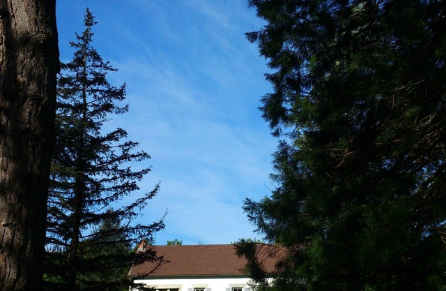 Property on the banks of the Sioule river in a small spa village in Auvergne
