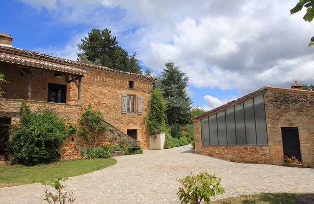 Property of 2 houses with private pool