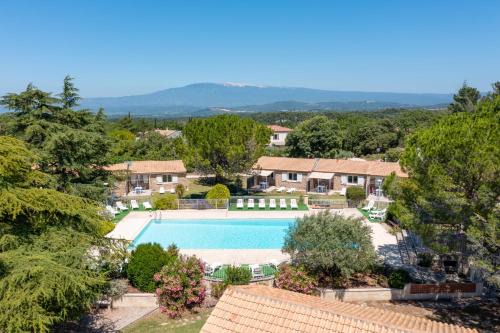 Provençal stone T3 cottage in a tourist residence