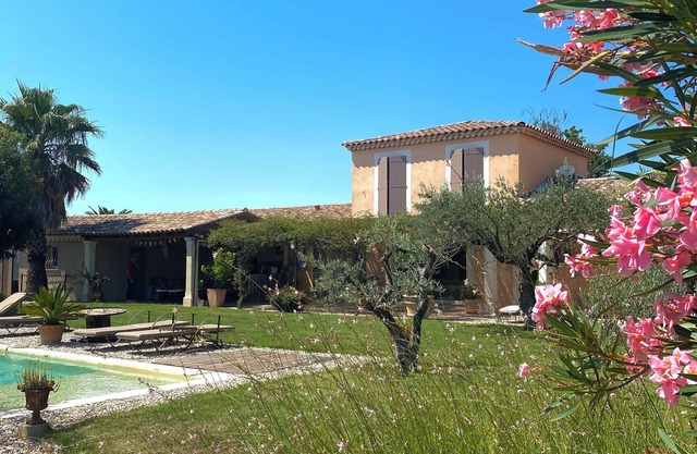 Provencal House With Pool