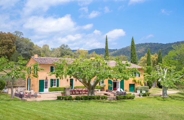 Provence Country Villa - 6 BR, Pool & Garden