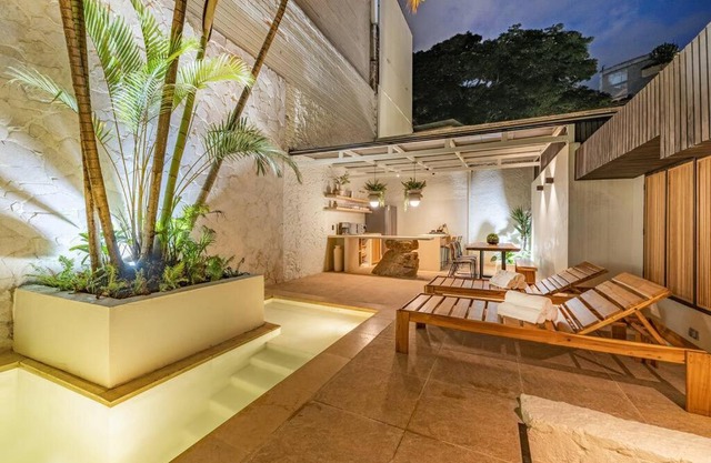 Provenza 6 Bedroom House by HOUSY HOST