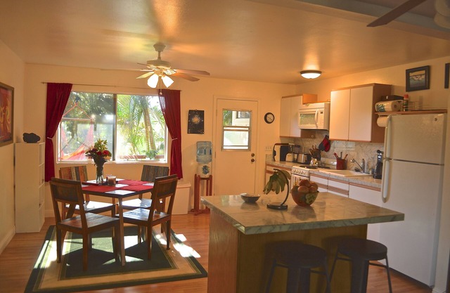 PUAKO BEACH: an eclectic, TRANQUIL and HISTORIC oceanfront community.
