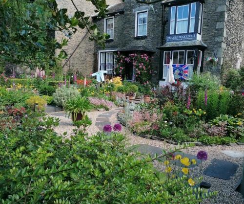 Puddle Duck Lodge – Adults Only