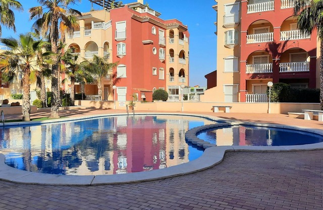 Puerto Marina 3 bedroom 2 bathroom ground floor apartment with large terrace.