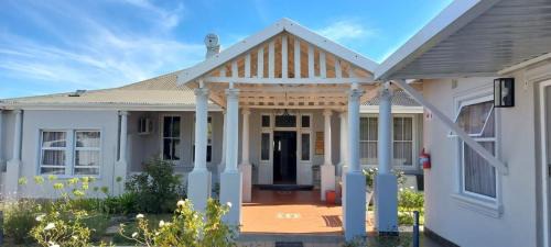 Pumlani Nathi Guesthouse