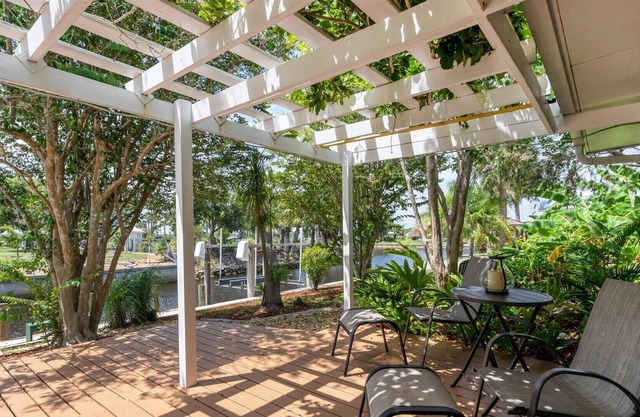 Punta Gorda 3-Bedroom Canalfront Vacation Home with Dock