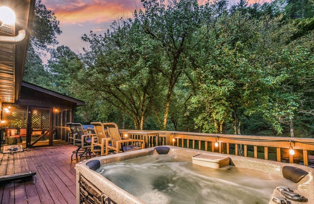 Pure & Simple 3 Bedroom Cabin by RedAwning