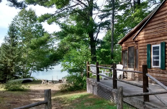 Pure UP! Secluded Lakefront Natural Retreat Centered near most attractions.