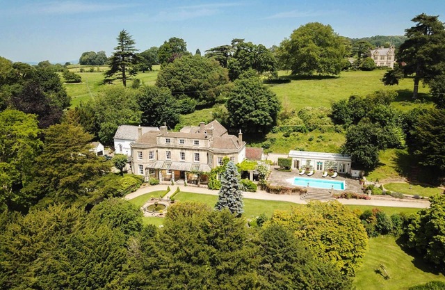 Purnell Manor - Nine Bedroom Villa, Sleeps 26