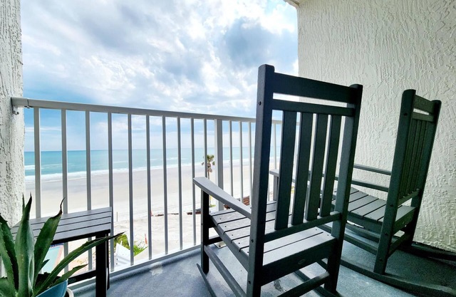 Purple Reign: A Chic, Romantic Oceanfront Getaway - Ocean Views - Sleeps 4